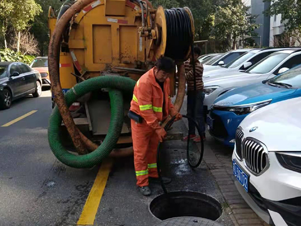 南丰镇排污管道清淤