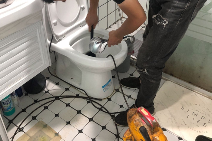 南丰镇马桶堵塞自己疏通还是找师傅？专业上门服务让你省时更省心